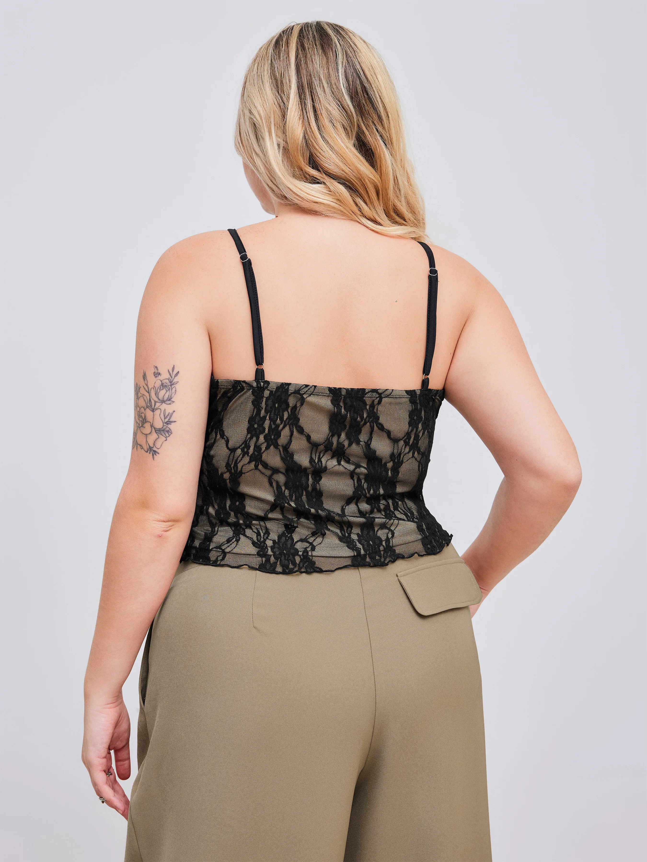 Débardeur en dentelle à col en V Curve & Plus