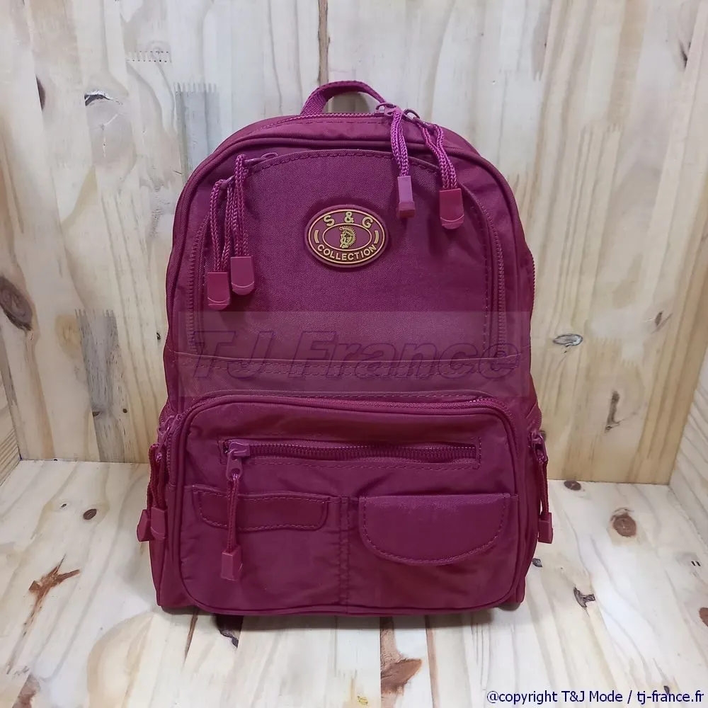 Lightweight unisex nylon backpack for travel or hiking