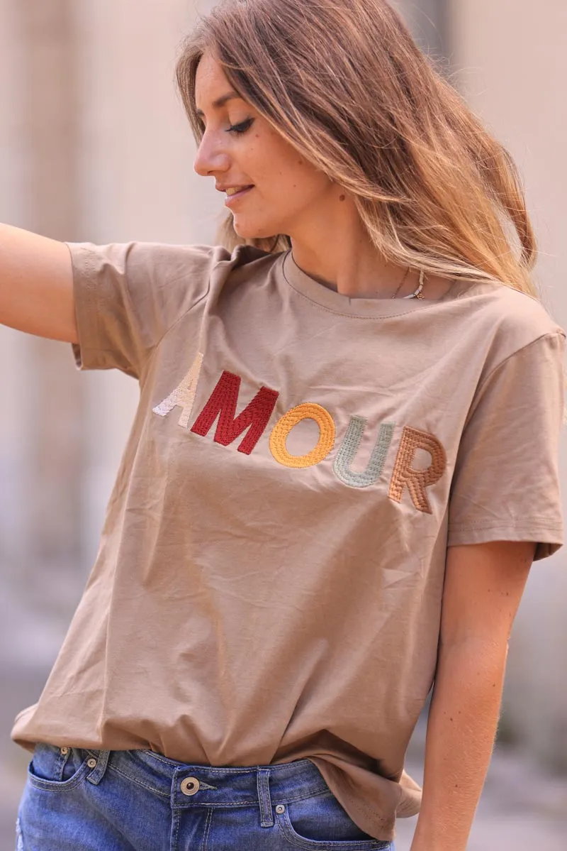 Tshirt camel en coton broderie amour coloré